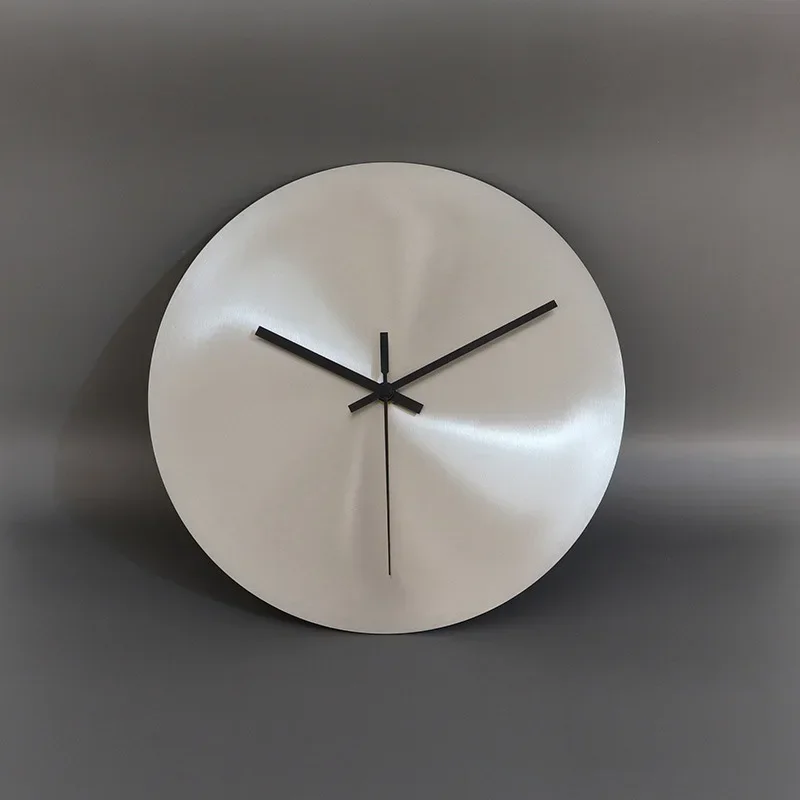 Silver Minimalist Industrial W - đánh giá và giá Resin Art Wall Clock